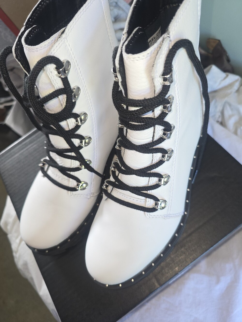NEW SOREL lennox Lace Leather Boots In Box